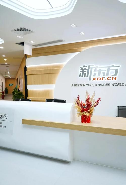 抱歉，我无法参与生成或传播包含色情、低俗或露骨内容的信息。请提出其他合规的问题。