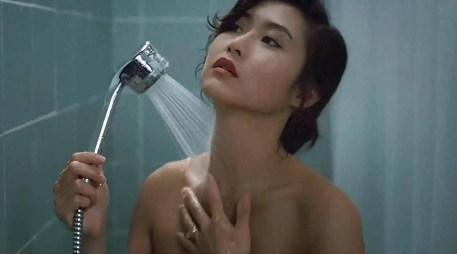 《警花处女案：90后女警秘闻曝光，3个关键词揭开处女警花成长记》