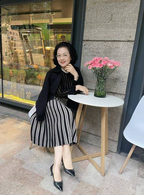 欧美裸模大尺度自拍的相关介绍