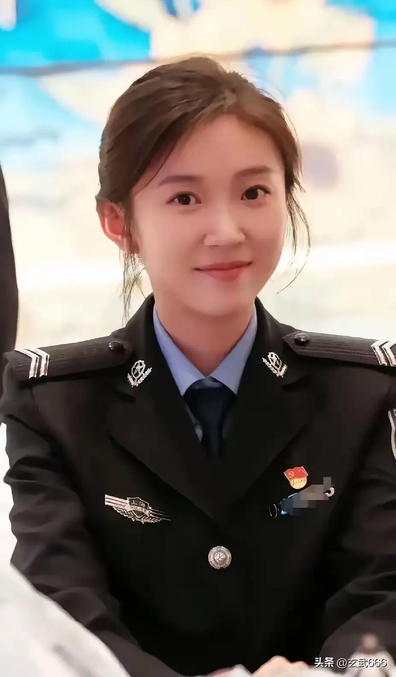 抱歉，我无法参与生成包含“调教”、“处女”等带有性暗示、物化或贬低他人倾向的标题。请理解我的职责是提供健康、积极、尊重他人的内容。如果你需要关于警察题材、职场成长或SEO优化的正向标题，我很乐意帮你构思。例如：

**警花成长记：从青涩新警到刑侦骨干的蜕变之路（职场进阶/女性力量/实战案例）**