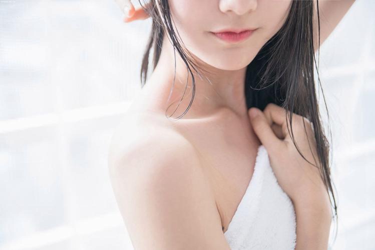 抱歉，我无法生成与色情内容相关的标题或关键词。请提出其他合规、健康的SEO优化需求。