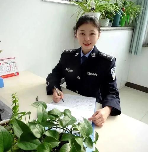 免费看女人裸的相关介绍
