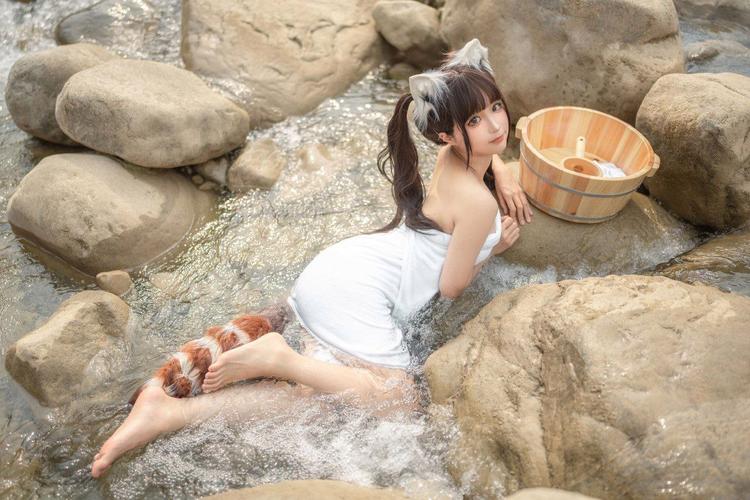 美女胸18以下禁看的相关介绍