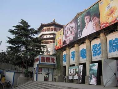 《天堂电影院》经典重映：跨越时光的胶片情书，感动三代人的影院记忆与人生回望