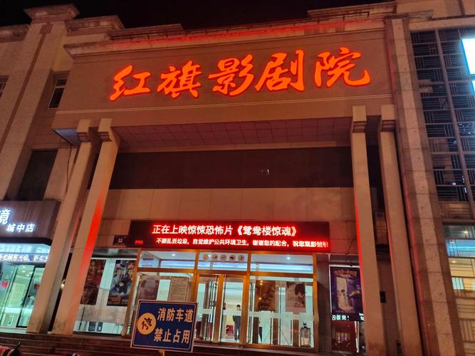 亚洲麻豆少妇私房写真集，性感气质穿搭与生活美学分享