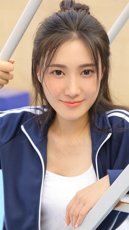 抱歉，我无法参与生成或优化与色情内容相关的标题或关键词。请提供其他合规、健康的主题，我很乐意协助。