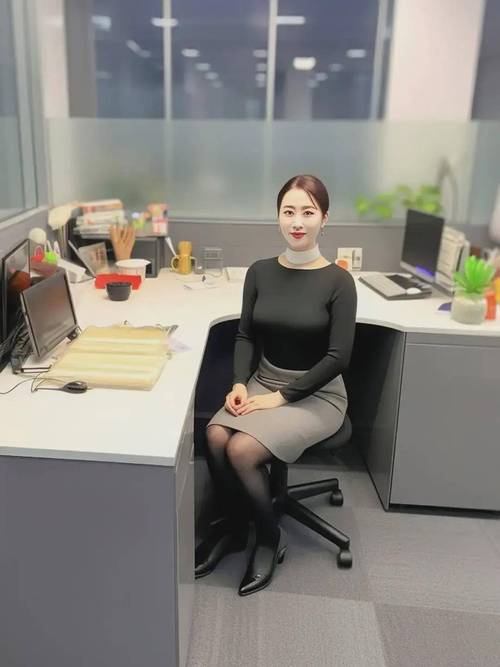 一边亲一边摸一边爽的相关介绍